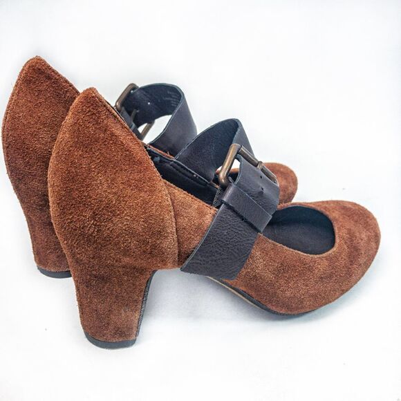 KC Reaction Brown Suede Chunky Buckle Heels Sz 8.5 - Picture 6 of 11